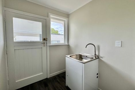 Photo of property in 15 Christmas Road, Manurewa, Auckland, 2102