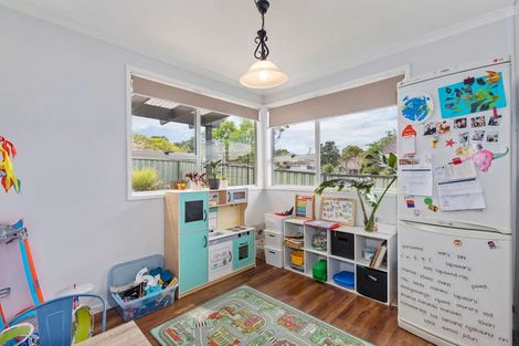 Photo of property in 26 Sunline Avenue, Massey, Auckland, 0614