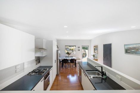 Photo of property in 14a Mckerrow Place, Sunshine Bay, Queenstown, 9300