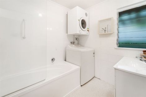 Photo of property in 1/50 Watea Road, Torbay, Auckland, 0630