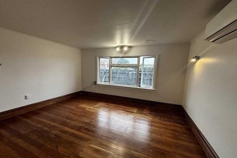 Photo of property in 160 Seaview Road, Westown, New Plymouth, 4310