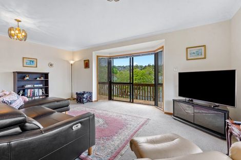 Photo of property in 1/12 Greenvalley Rise, Glenfield, Auckland, 0629