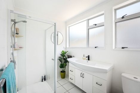 Photo of property in 18 Greenwich Grove, Stokes Valley, Lower Hutt, 5019