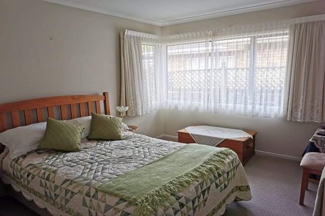 Photo of property in 7 Rarawa Place, Vogeltown, New Plymouth, 4310