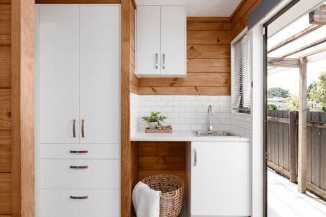 Photo of property in 26 Queen Road, Bellevue, Tauranga, 3110