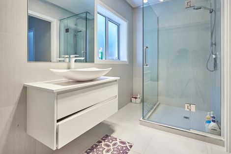 Photo of property in 17 Putini Road, Mangere Bridge, Auckland, 2022