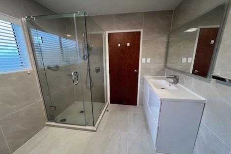 Photo of property in 1 Kincraig Place, Highland Park, Auckland, 2010