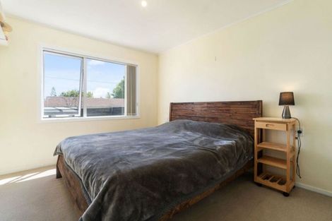 Photo of property in 1/17a Tawa Road, Te Atatu Peninsula, Auckland, 0610