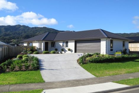 Photo of property in 64 Golden Shore Place, Coromandel, 3506