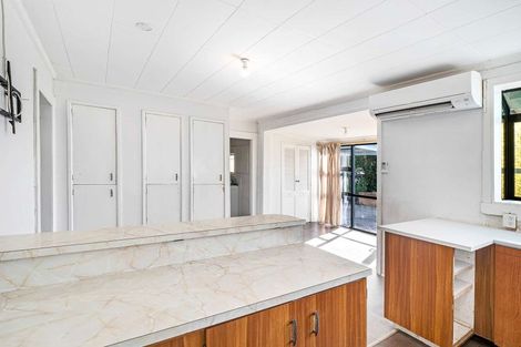 Photo of property in 21 Edgeware Road, Palmerston North, 4410