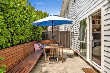 Photo of property in 33 Apple Orchard Way, Sunnyvale, Auckland, 0612