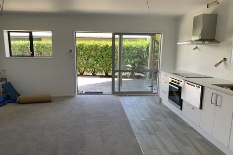 Photo of property in 28 John Dee Crescent, Red Beach, 0932