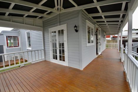 Photo of property in 1/20 Sulphur Beach Road, Northcote Point, Auckland, 0627