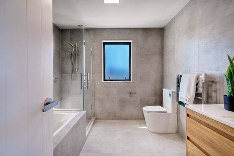 Photo of property in 28 Stableford Crescent, Opaheke, 2113