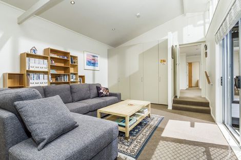 Photo of property in 2/8 Craig Road, Milford, Auckland, 0620