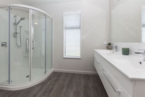 Photo of property in 33 Kingsbridge West, Burwood, Christchurch, 8083