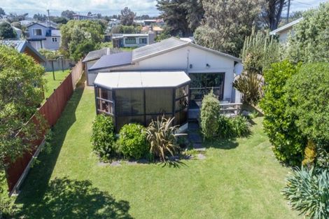 Photo of property in 70 Rua Avenue, Waitarere Beach, Levin, 5510