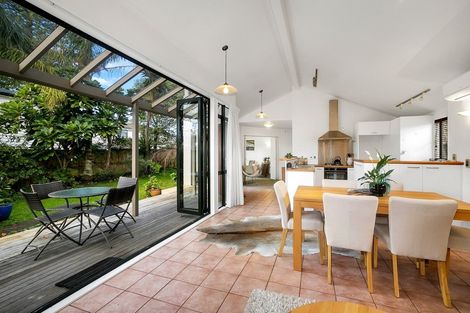 Photo of property in 22a Walker Road, Point Chevalier, Auckland, 1022