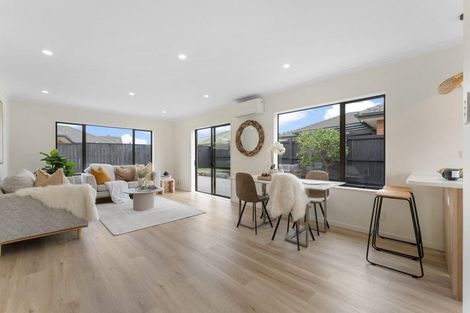 Photo of property in 21 Sandwick Drive, Weymouth, Auckland, 2103