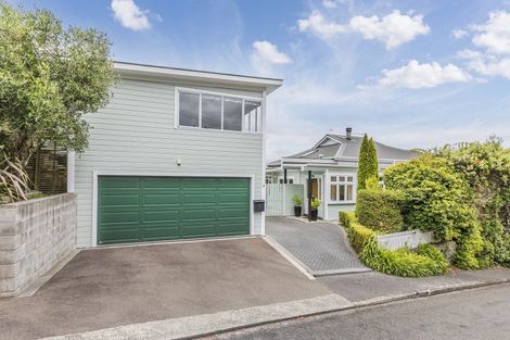 Photo of property in 9 West Road, Northland, Wellington, 6012