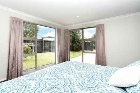 Photo of property in 23 Papaumu Green, Parklands, Christchurch, 8083