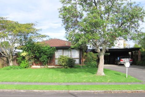 Photo of property in 30 Jillteresa Crescent, Half Moon Bay, Auckland, 2012