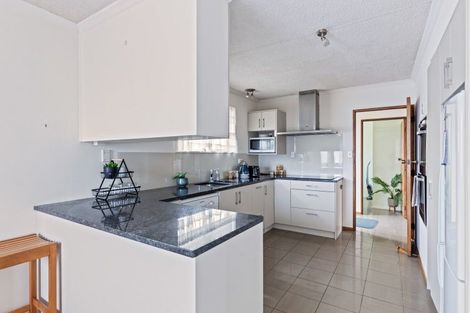 Photo of property in 10 Leon Place, Waitara, 4320