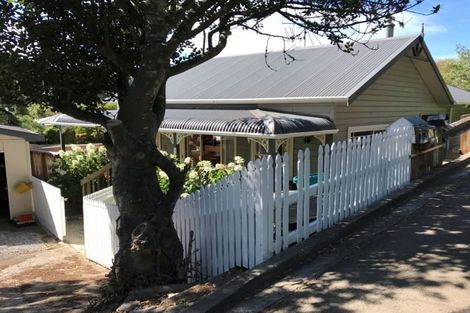 Photo of property in 294a Main Road, Tawa, Wellington, 5028