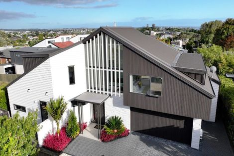 Photo of property in 1a Maleme Avenue, Belmont, Auckland, 0622