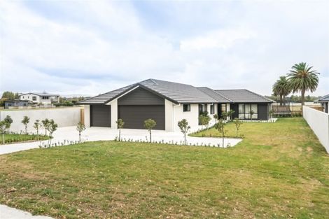 Photo of property in 5 Grand Oaks Drive, Awapuni, Palmerston North, 4412