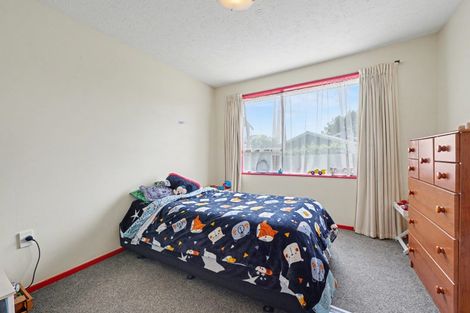 Photo of property in 2/119a Prestons Road, Redwood, Christchurch, 8051