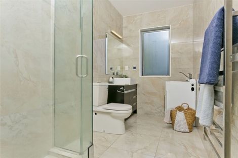 Photo of property in 19 Lynden Avenue, Hillcrest, Auckland, 0627