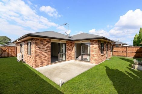 Photo of property in 13 Shrule Place, Huntington, Hamilton, 3210