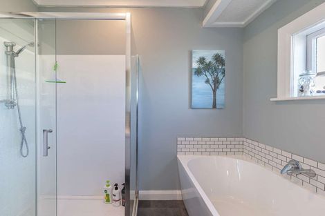 Photo of property in 56 Queenwood Road, Levin, 5510