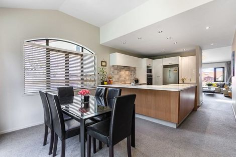 Photo of property in 5/8 Tobago Place, Sunnynook, Auckland, 0620