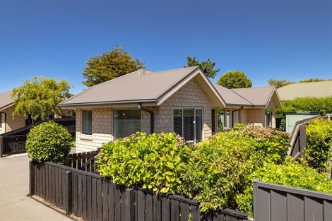 Photo of property in 2/61 Middlepark Road, Sockburn, Christchurch, 8042