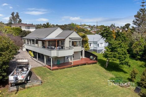 Photo of property in 126 Lynn Road, Bayview, Auckland, 0629