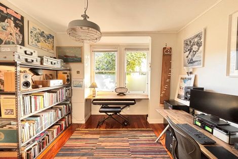 Photo of property in 6 Seddon Terrace, Newtown, Wellington, 6021