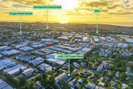 Photo of property in 10 Tusac Place, Totara Vale, Auckland, 0627