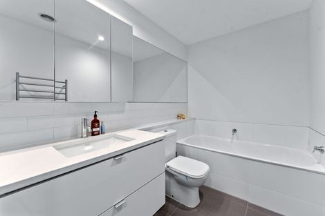 Photo of property in 206 Hobsonville Point Road, Hobsonville, Auckland, 0616