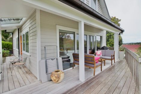 Photo of property in 17a Target Road, Totara Vale, Auckland, 0629