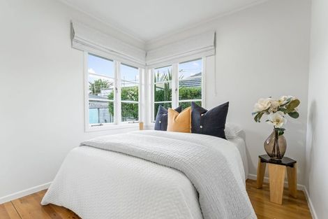 Photo of property in 18 Durham Street, Te Atatu Peninsula, Auckland, 0610