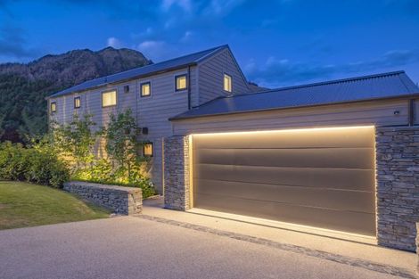 Photo of property in 9a Caernarvon Street, Arrowtown, 9302