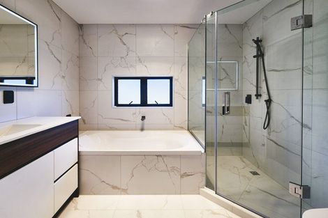 Photo of property in 2 Embling Place, Eastern Beach, Auckland, 2012