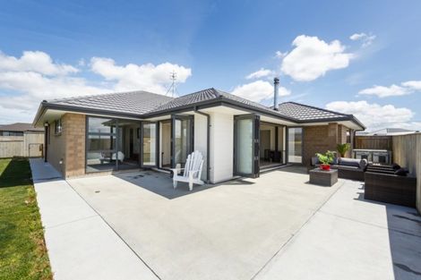 Photo of property in 32 Silicon Way, Fitzherbert, Palmerston North, 4410