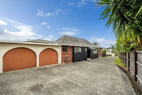 Photo of property in 1/26 Hyde Road, Rothesay Bay, Auckland, 0630