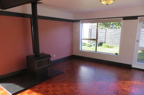 Photo of property in 102 Churton Drive, Churton Park, Wellington, 6037