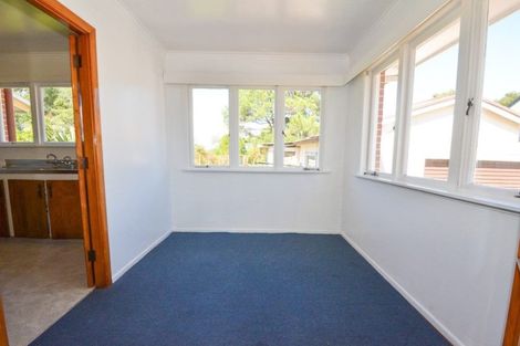 Photo of property in 43 Beaubank Road, Kelston, Auckland, 0602