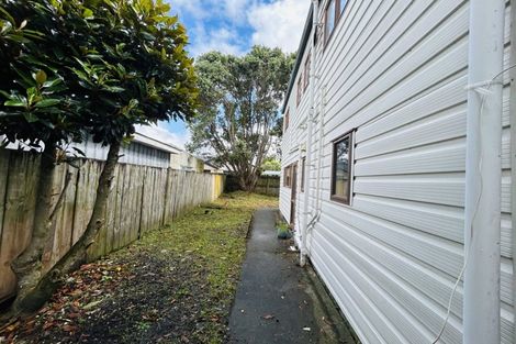 Photo of property in 54 Pinedale Place, Henderson, Auckland, 0610