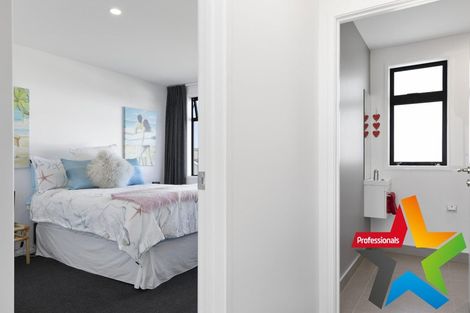 Photo of property in 10 Tuhua Close, Wharewaka, Taupo, 3330